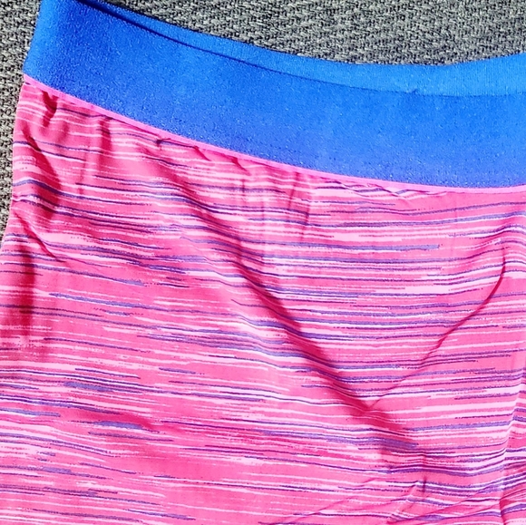 Youmita Sport Shorts - Picture 5 of 6